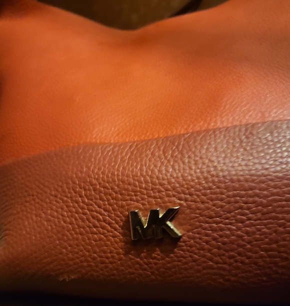 Michael Kors Two-Tone Red And Dark Red Leather Hobo Bag.NICE!!! - Picture 2 of 3